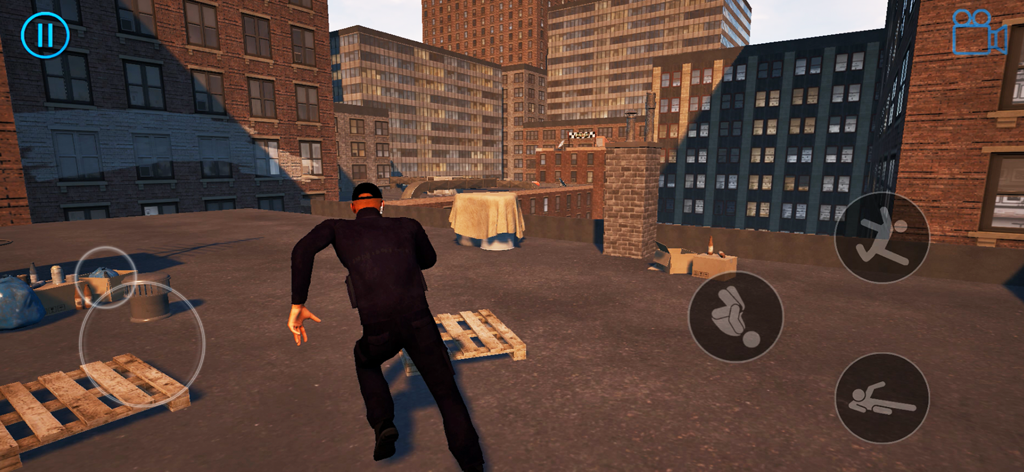 Rooftops Parkour Freerun - Eine Third-Person-Ansicht einer Figur, die im Rooftops Parkour Freerun Handyspiel auf einem Stadtdach rennt.