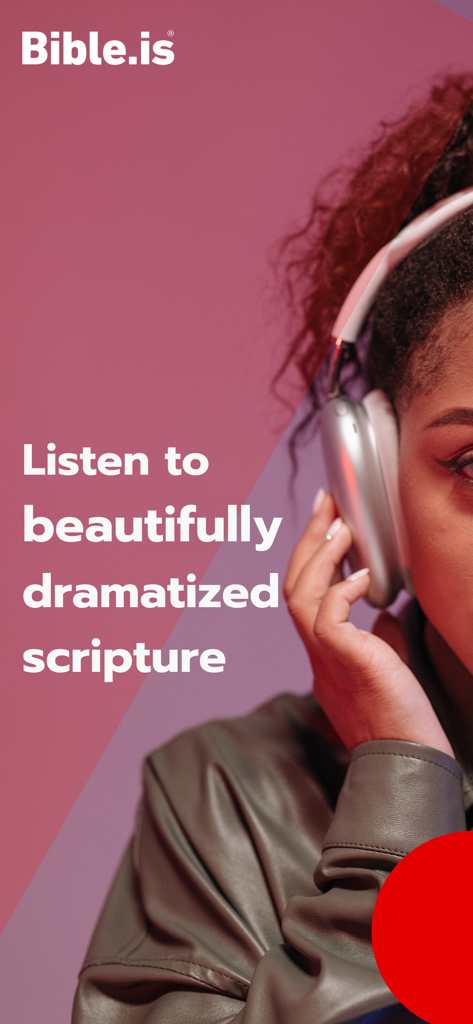 Bible - Audio & Video Bibles - Une femme portant des écouteurs écoute des passages bibliques dramatisés dans une application