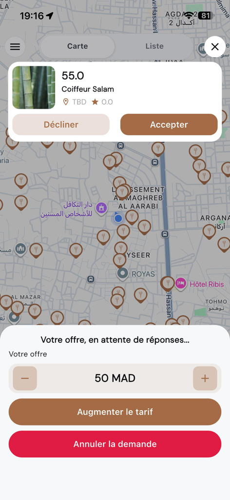 Map view of the Yada Coiffure app showing hair stylist locations and price negotiation interface.