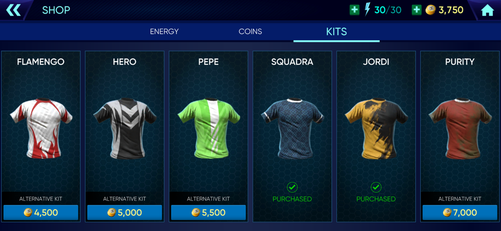 Menú de la tienda del juego que muestra varios kits y camisetas de fútbol para la personalización del jugador.