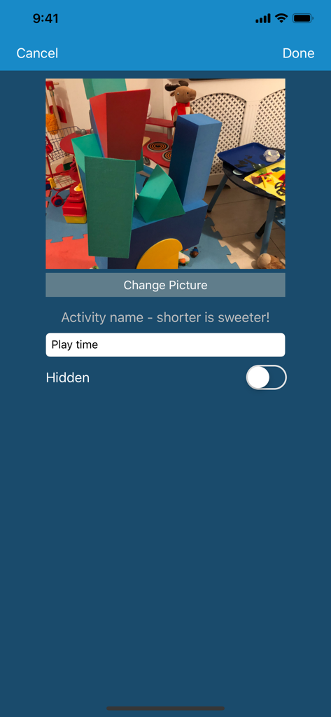 Interfaz para crear una tarjeta de actividad personalizada en la aplicación Now and Next con una foto y el nombre 'Hora de jugar'.