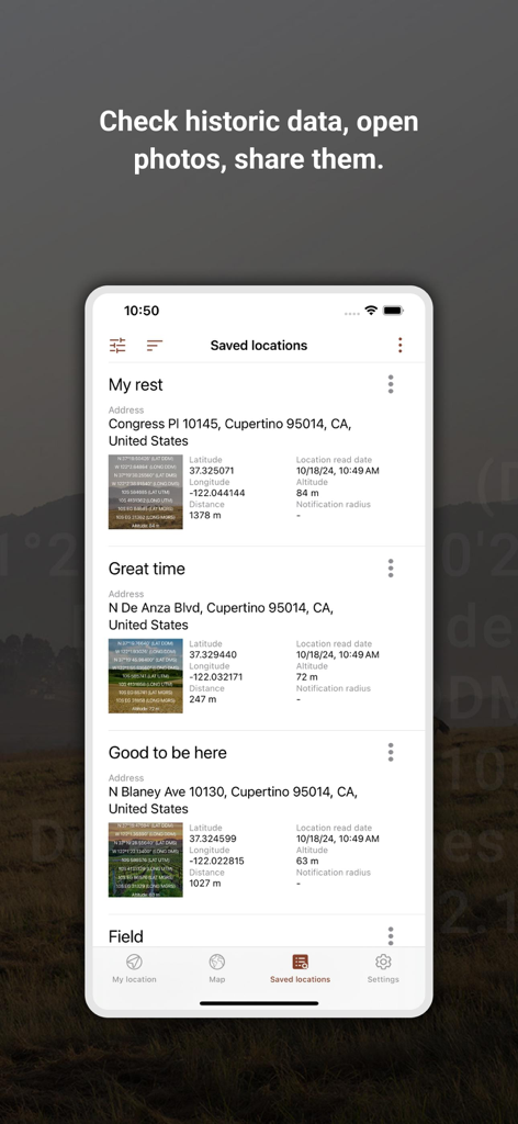 My GPS Coordinates Lite - Uma lista de locais salvos no aplicativo mostrando coordenadas GPS, endereços e sobreposições de fotos para documentação.