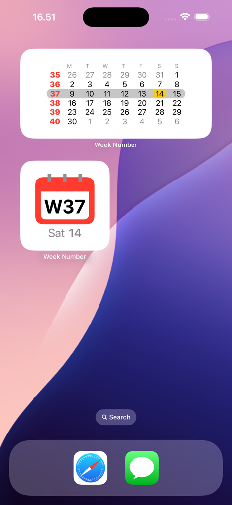 iPhone home screen displaying calendar and week number widgets