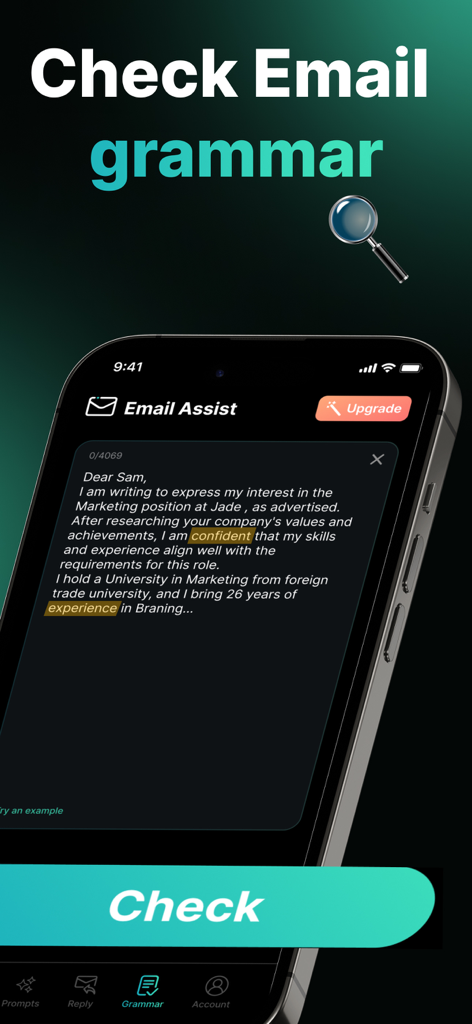 AI Email Writer - aiMail - aiMailアプリの文法チェック機能が表示され、プロフェッショナルなメールのドラフトが示されているスマートフォンの画面。