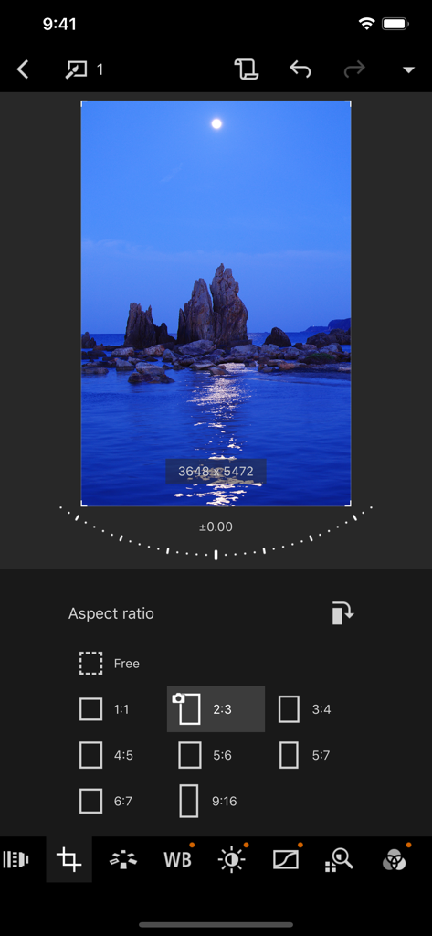 Canon DPP Express - Oberfläche der Canon DPP Express App, die die Auswahl des Seitenverhältnisses und das Zuschneidewerkzeug für ein Landschaftsfoto zeigt