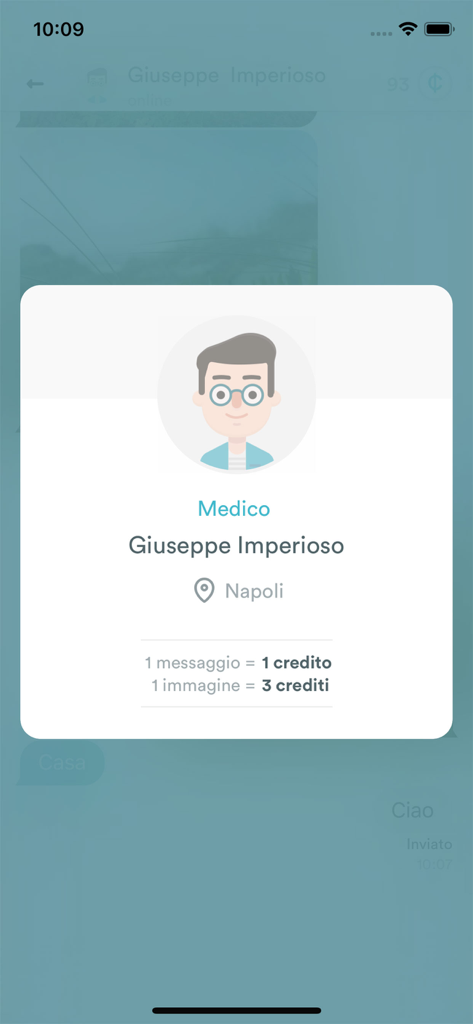 Esperto in Chat - Clienti - Tarjeta de perfil de un experto médico en la aplicación que muestra los costos de mensajes e imágenes en créditos.