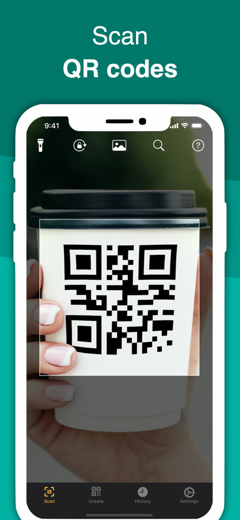 App per iPhone che scansiona un codice QR su una tazza di caffè bianca