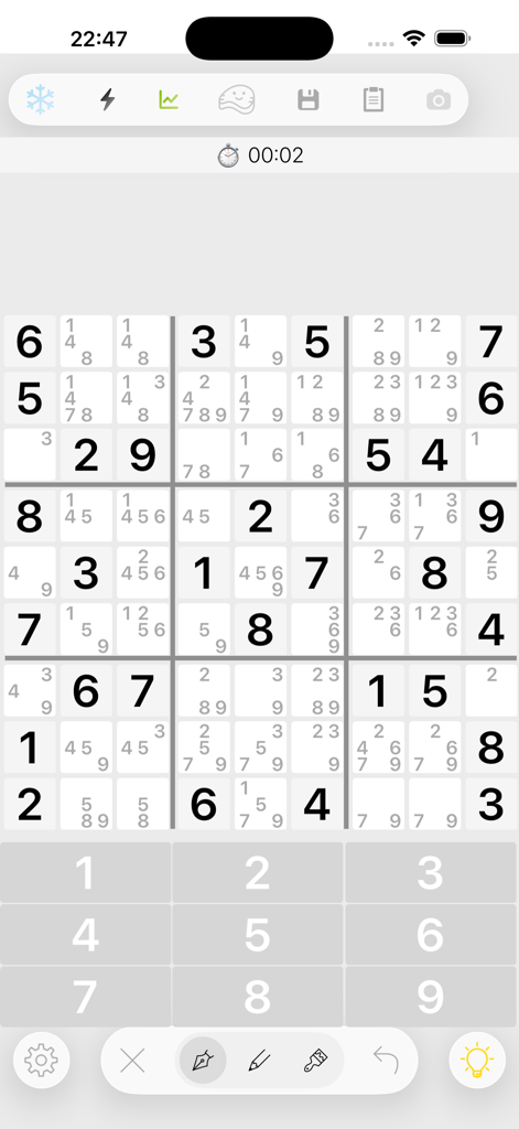 ice sudoku - Pantalla de juego de Ice Sudoku mostrando un puzzle de alta dificultad con notas de candidatos y herramientas de análisis lógico.