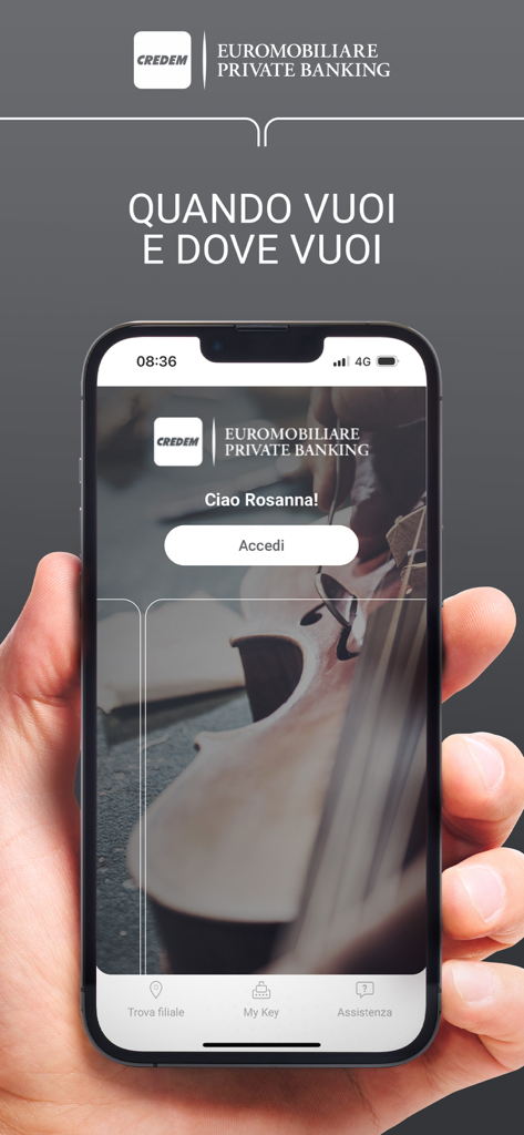 Credem Euromobiliare PB - Una mano tiene uno smartphone che mostra la schermata di accesso dell'app Credem Euromobiliare Private Banking con un messaggio di benvenuto per Rosanna.