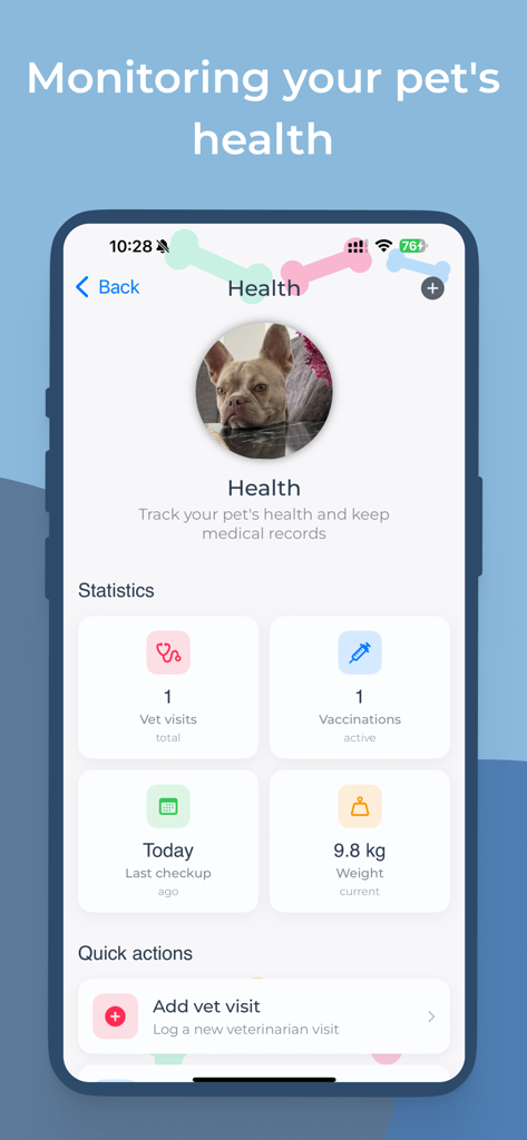 DogCare: AI Pet Health Tracker - A screenshot of the DogCare app displaying pet health statistics including weight, vaccination count, and vet visit history for a dog.