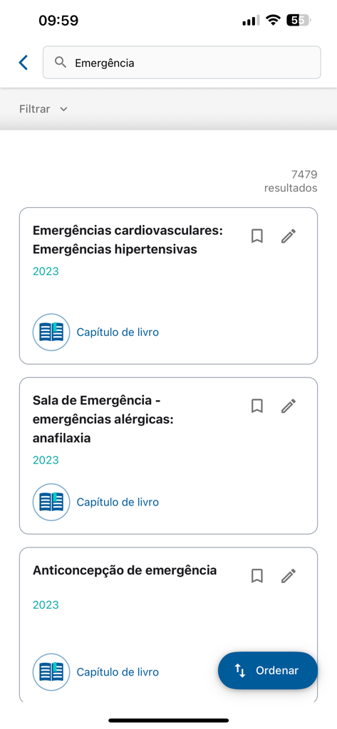 Una pantalla de resultados de búsqueda en la aplicación médica InforMED que muestra capítulos de libros de medicina de emergencia en portugués.