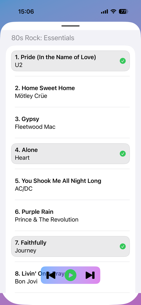 Una lista de canciones de rock de los 80 en la aplicación Song Bingo con controles de reproducción y marcas de estado.