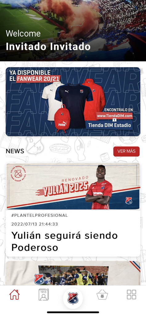 DIM Plus - The home screen of the DIM Plus app featuring soccer news about player Yulián and team merchandise offers.