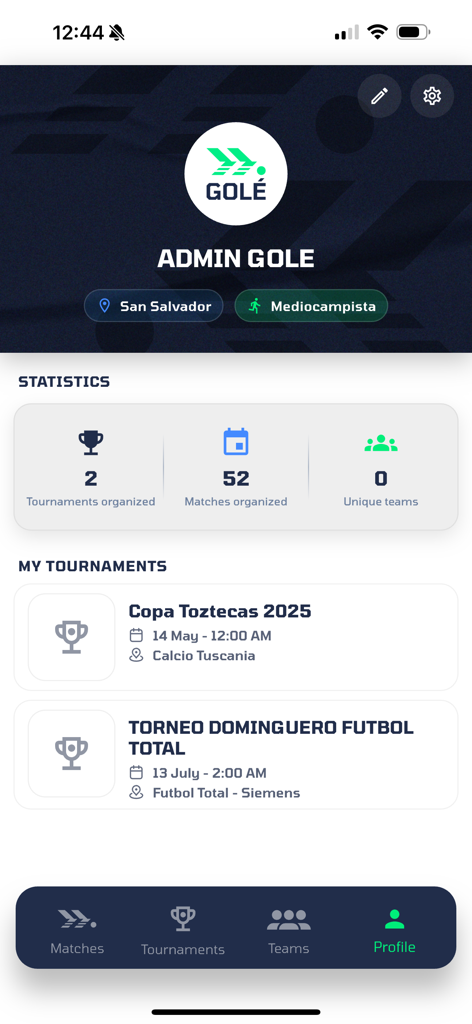 サッカーの統計とトーナメント管理を表示するGOLEアプリの管理者プロフィールのビュー
