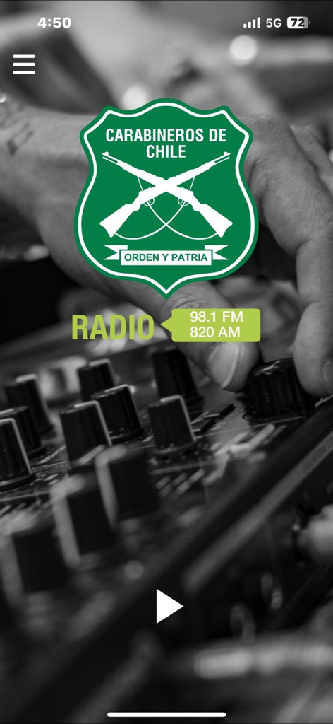 Radio Carabineros de Chile - Radio Carabineros de Chile official app home screen with institutional logo and play button