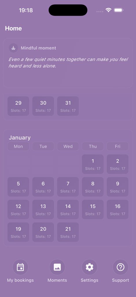 Small-Talk - Small-Talk 앱 홈 화면, 대화 세션 예약을 위한 사용 가능한 시간대가 표시된 월별 달력