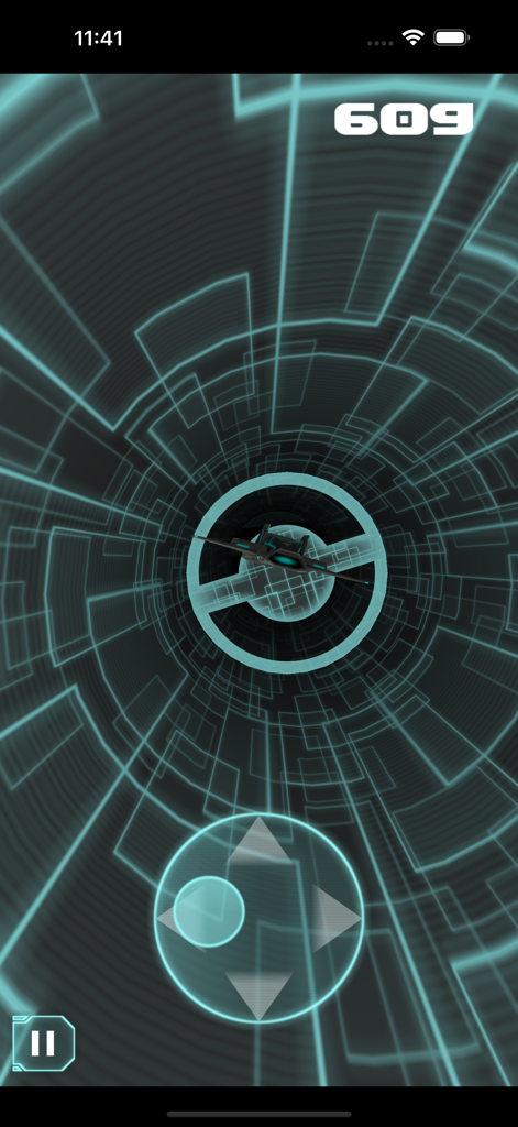 Nave espacial volando a través de un túnel futurista azul brillante con un mando de cruceta y pantalla de puntuación