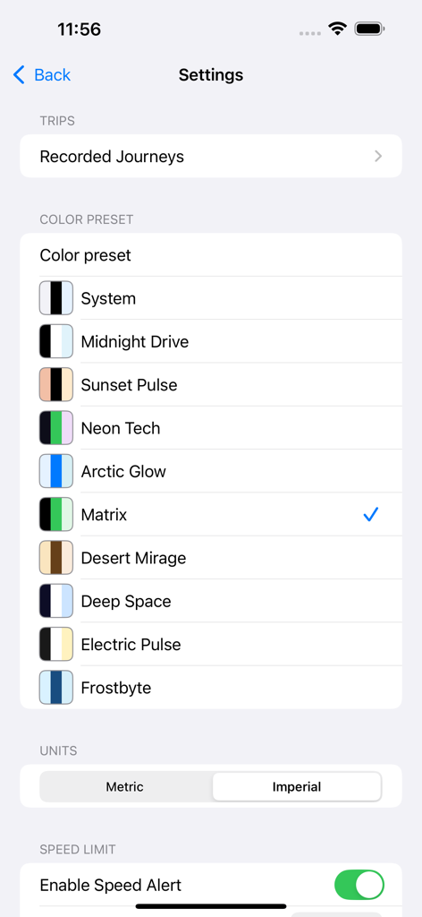 Speedometer Live - Settings screen of the Speedometer Live app showing color themes and measurement unit options