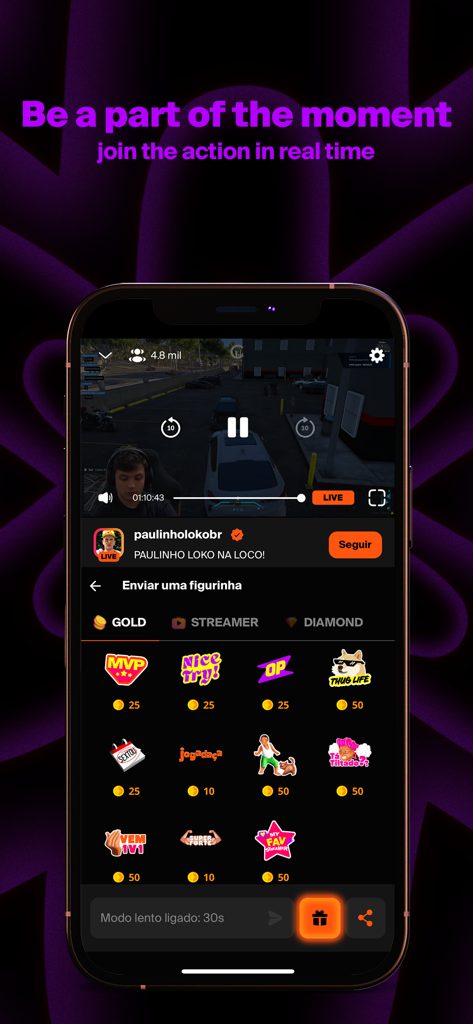 Loco: Live Streaming - Interface do aplicativo Loco mostrando uma transmissão de jogos ao vivo com adesivos interativos e opções de chat.