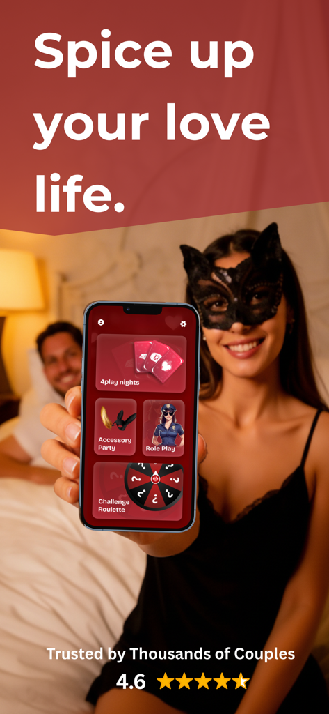 4PLAY – Games for Couples - 여성이 롤플레잉 및 챌린지 옵션이 표시된 4PLAY 커플 게임 메뉴를 보여주는 스마트폰을 들고 있는 모습