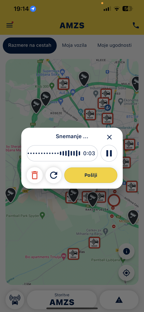 AMZS, prometne informacije - AMZS navigation app showing a traffic map with radar icons and a voice recording pop-up for reporting road conditions