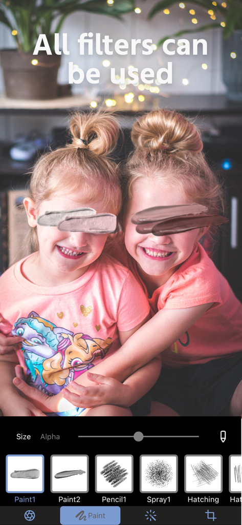 Blur Background Photo Effect - Mosaic plus App-Oberfläche mit künstlerischen Farbfiltern, die zum Unscharfmachen von Gesichtern zum Schutz der Privatsphäre verwendet werden