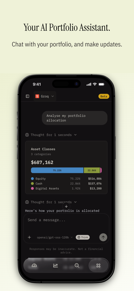 Wealthfolio: Private Finance - Interface do aplicativo Wealthfolio mostrando um assistente de IA fornecendo uma análise das classes de ativos do portfólio.