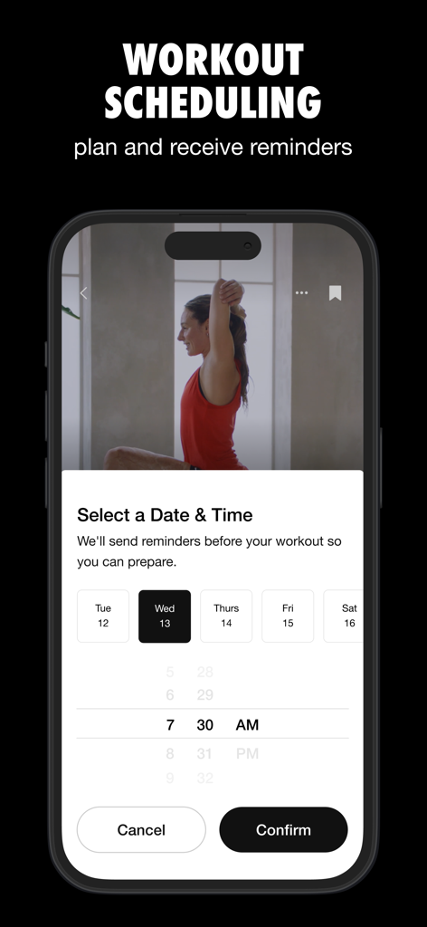 Nike Training Club - Una pantalla móvil que muestra la función de programación de entrenamientos en la aplicación Nike Training Club con opciones de selección de fecha y hora.