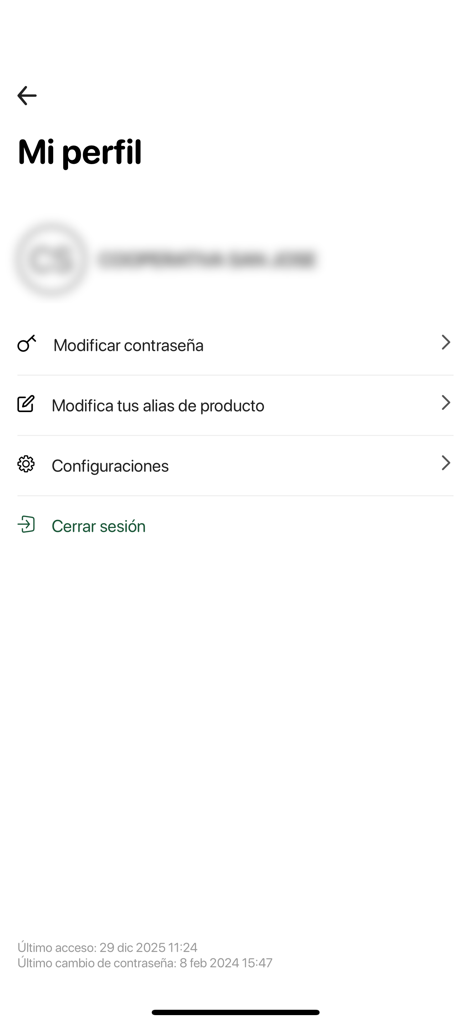 User profile screen of the CoopSanjose En Linea app showing menu options for password and settings in Spanish
