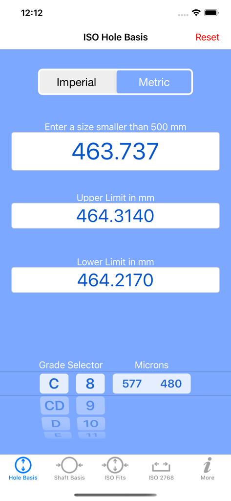 ISO Tolerance - Schnittstelle des ISO-Toleranz-App-Bohrungsgrundlagen-Rechners, die obere und untere Grenzwerte in metrischen Einheiten anzeigt.