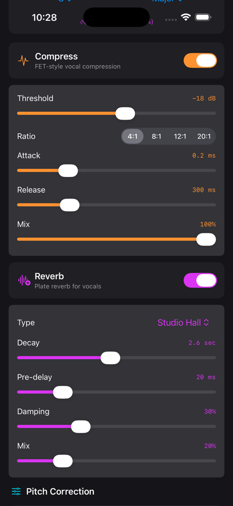 VocalTune 앱 화면. 전문가 수준의 보컬 처리를 위한 컴프레서 및 리버브 설정 표시