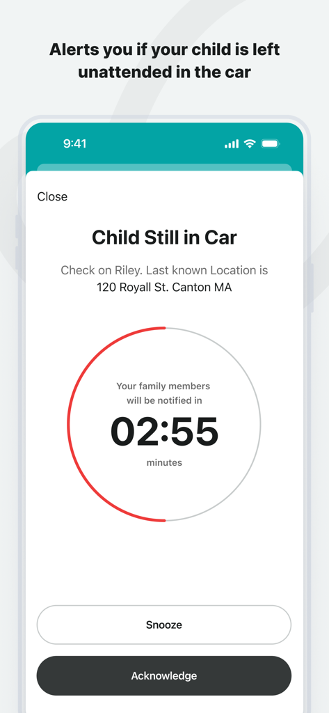 Evenflo - Aplicativo Evenflo mostrando um alerta de Criança Ainda no Carro com rastreamento de localização e temporizador de notificação