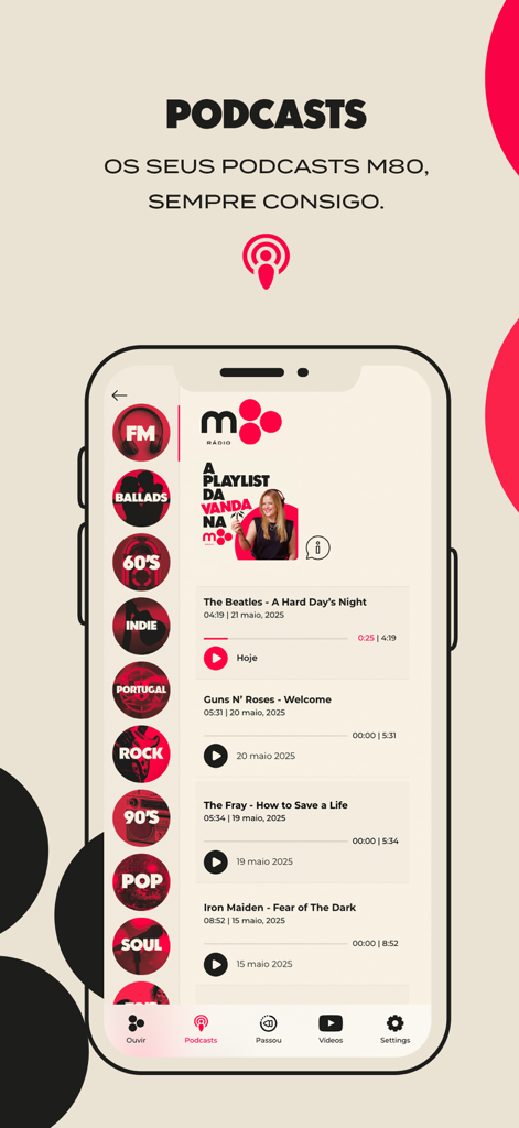 Interfaz de la aplicación M80 Radio que muestra la sección de podcasts con una lista de canciones clásicas y géneros musicales