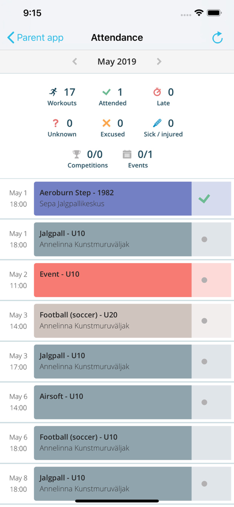 Informe de asistencia mensual y vista general del horario de entrenamiento en la aplicación Sportlyzer Player