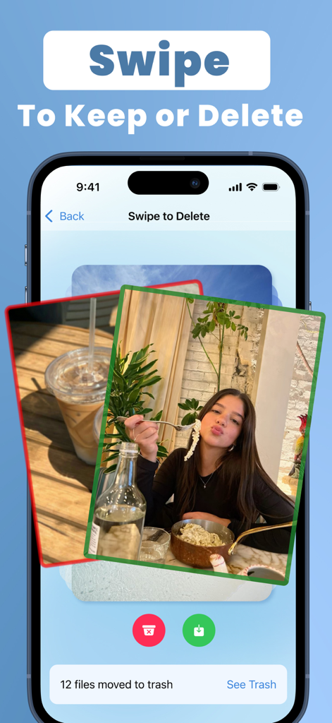 Aura Cleaner: Clean Up Storage - Captura de pantalla de la aplicación Aura Cleaner mostrando gestos de deslizar para conservar o eliminar fotos para la gestión del almacenamiento