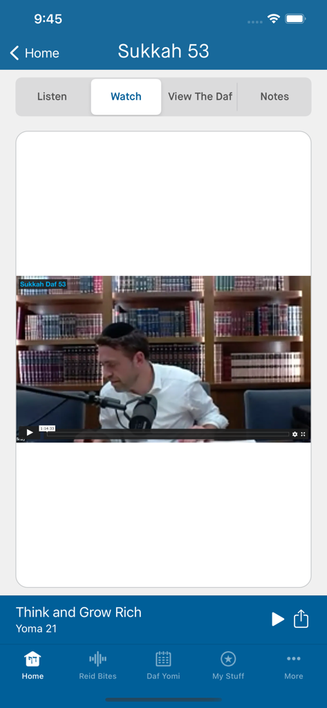 Lakewood Daf Yomi - A video lecture of a Daf Yomi shiur being delivered in a library setting within the Lakewood Daf Yomi app.