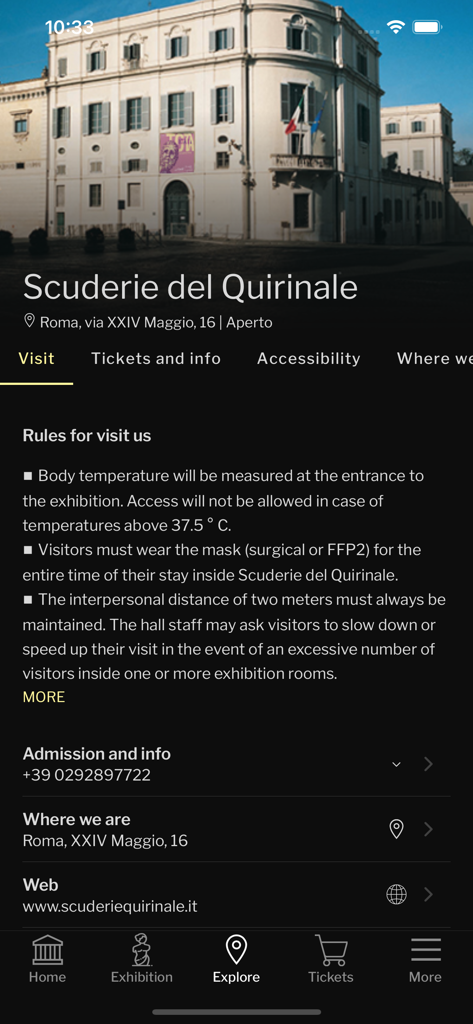 Scuderie del Quirinale - Screenshot der Scuderie del Quirinale App, der Besuchsregeln, Eintrittsdetails und das Museumsgebäude in Rom anzeigt.
