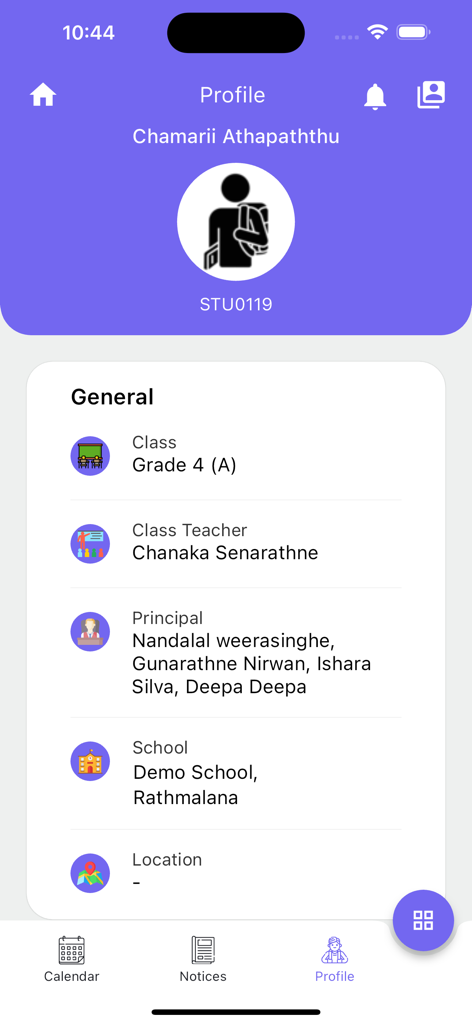 Zeta Plus Parent - Zeta Plus Parentアプリの生徒プロフィールページ。クラスと学校情報が表示されています。