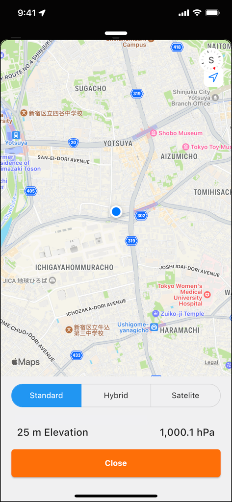 NSEW Compass - Interface do aplicativo Bússola NSEW mostrando a localização atual do mapa com leituras de elevação e pressão atmosférica.