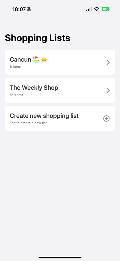 In The Basket 앱의 메인 화면에 칸쿤 및 주간 쇼핑과 같은 쇼핑 카테고리 목록이 표시됩니다.