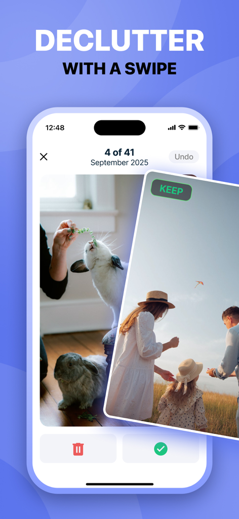 iPhone 앱 인터페이스에 저장 공간 정리를 위해 사진을 보관하거나 삭제하는 스와이프 기능이 표시됩니다.