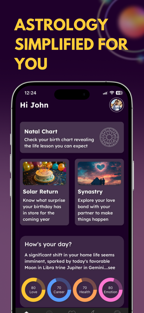 Pantalla de inicio de la aplicación Up Astrology mostrando funciones para Carta Natal, Retorno Solar, Sinastría y puntuaciones de la vida diaria para Amor y Carrera.