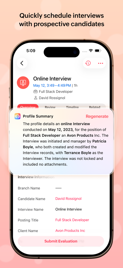 Uno screenshot mobile dell'app Zoho Recruit che mostra un riassunto del profilo generato dall'IA per un colloquio candidato