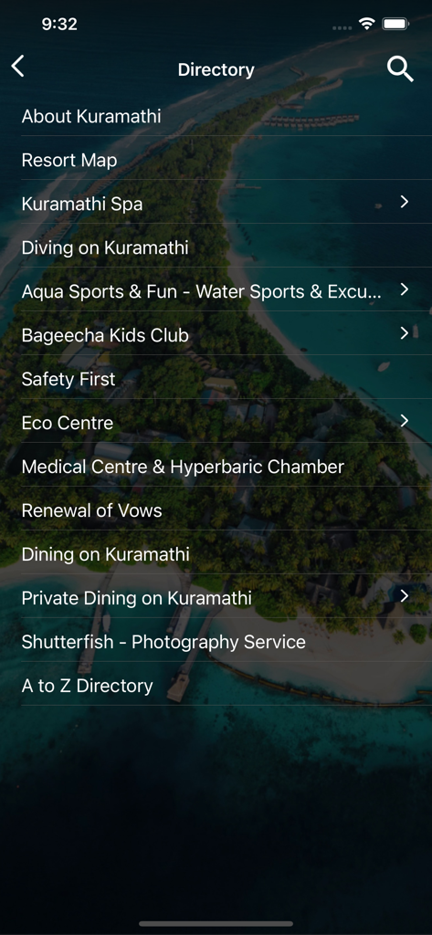 리조트 편의 시설 및 고객 서비스를 나열하는 쿠라마티 몰디브 앱의 디렉토리 메뉴