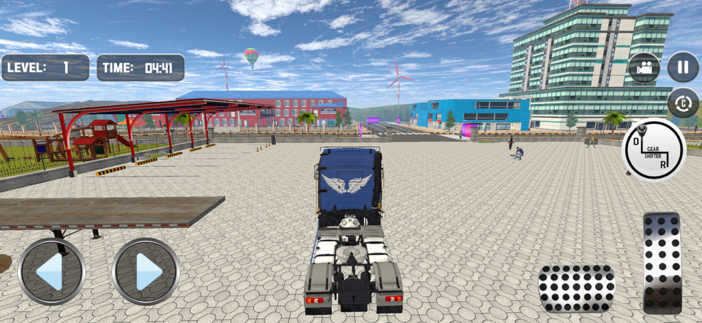 Truck Games Euro Truck Driving - Un camión azul en un área de aparcamiento de la ciudad en el simulador Truck Games Euro Truck Driving.