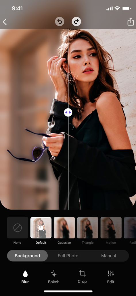 Blur Photo - Effect Editor - Geteilter Bildschirmvergleich eines Porträts mit und ohne Hintergrund-Weichzeichnungseffekt