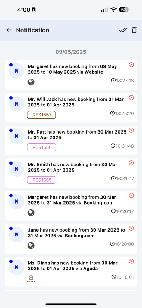 Eine Liste von Echtzeit-Buchungsbenachrichtigungen in der Hotelmanagement-App, die Reservierungen aus verschiedenen Quellen wie Booking.com und Agoda anzeigt.
