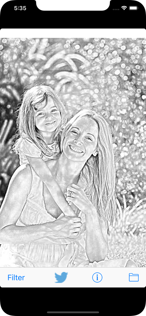 Sketch Shine - pencil drawing - Un retrato en boceto a lápiz en blanco y negro de una madre y su hijo creado con la aplicación Sketch Shine