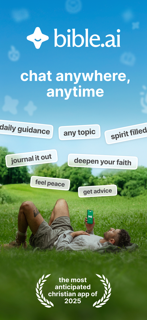 bible.ai - Chat about Anything - Un hombre tumbado en la hierba en un parque usando la aplicación móvil bible.ai para obtener orientación espiritual