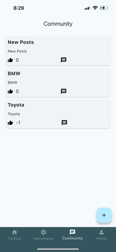 Car-Data - Écran du forum communautaire dans l'application Car-Data présentant des publications de discussion sur les marques de voitures